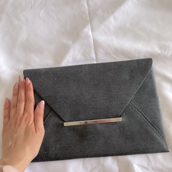 BCBG clutch - Picture 8 of 8